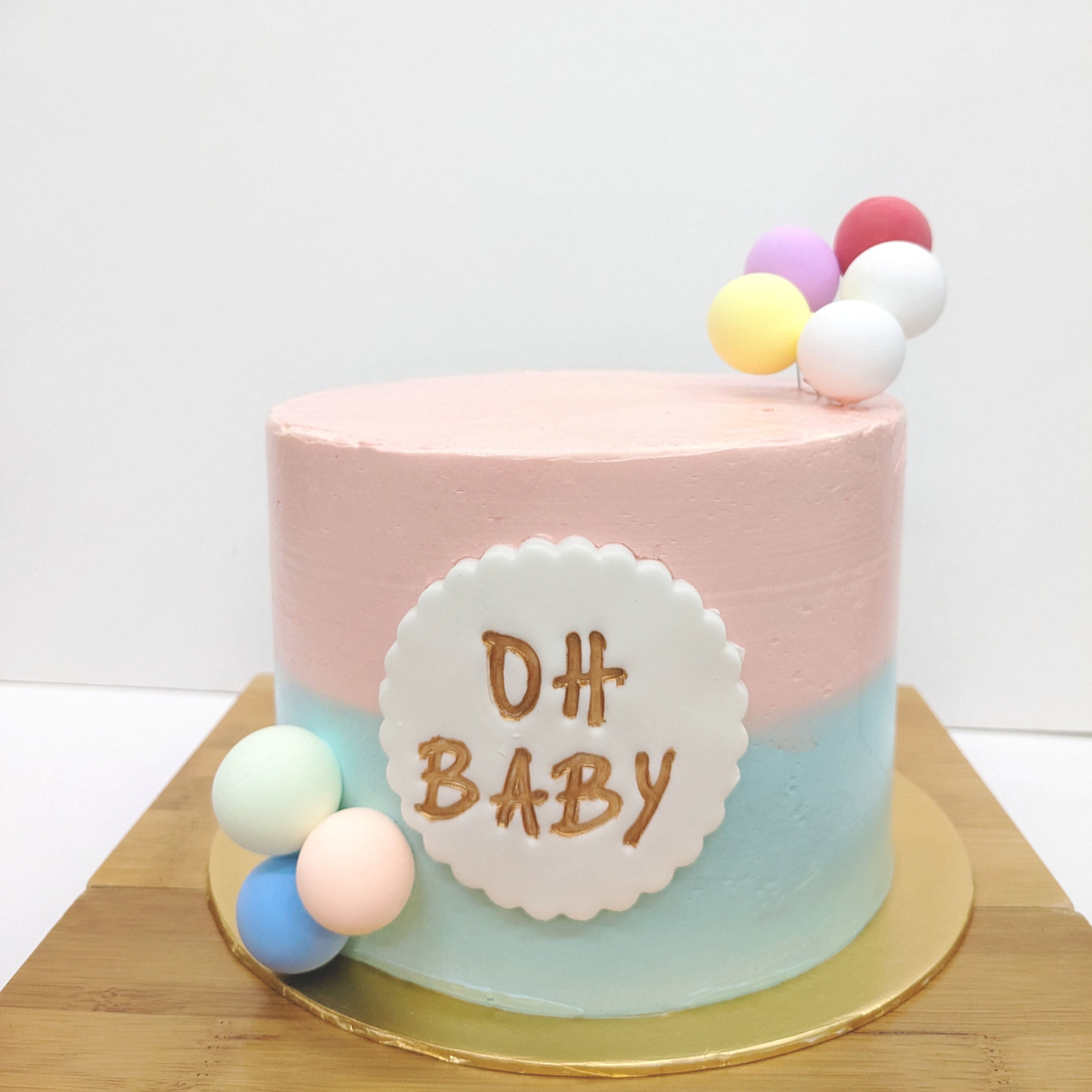 Gender Reveal Cake 4